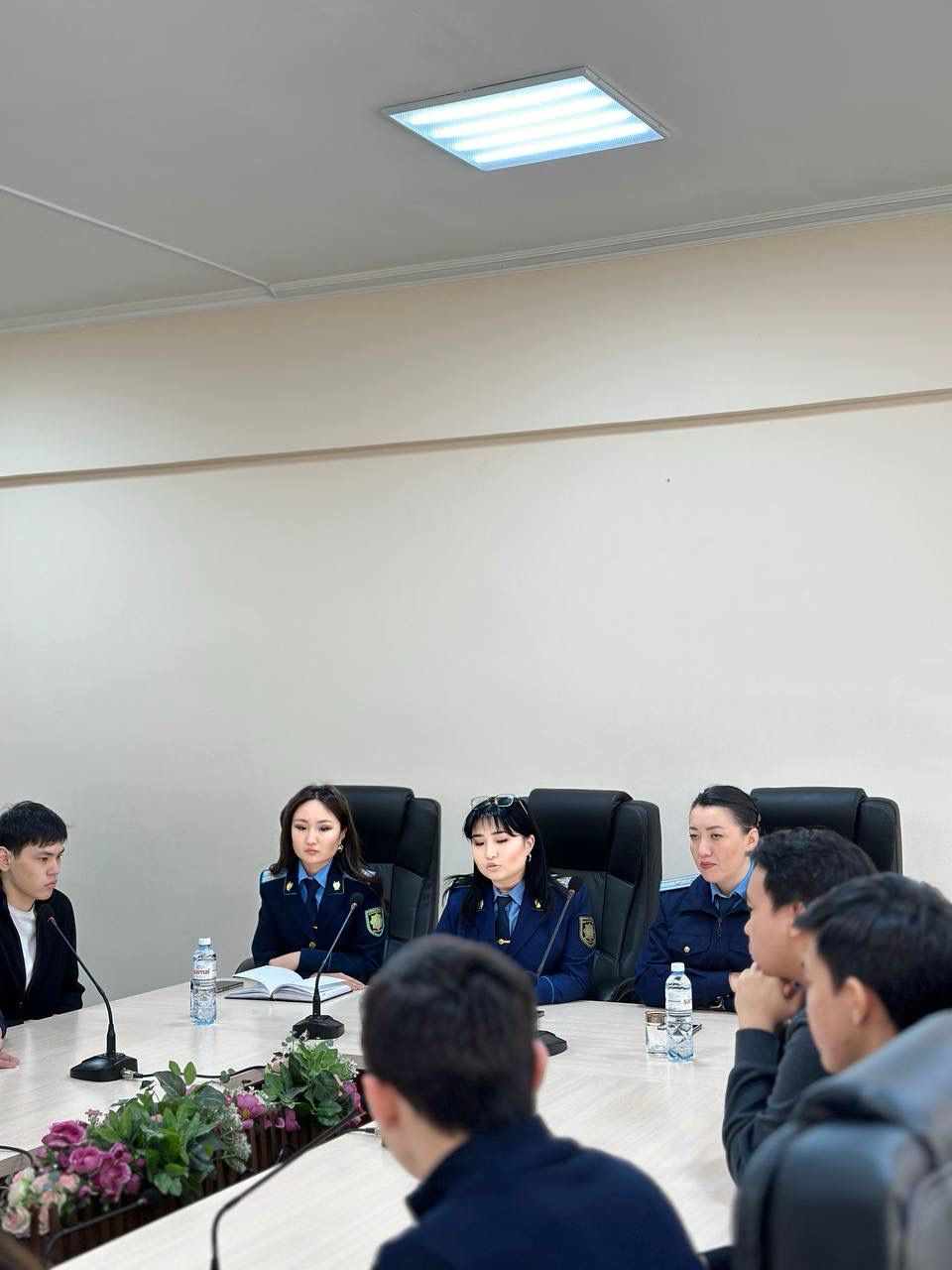 A round table was held of the Prosecutor's Office of the Almaly district of Almaty on the topic: "Features of the pre-trial investigation of crimes in the field of drug trafficking."